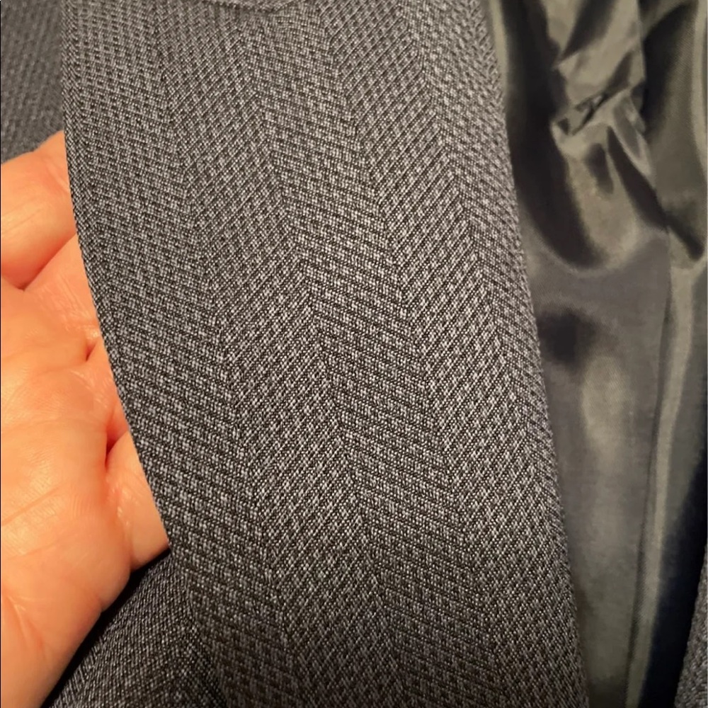Le Suit pantsuit…. Very nice and classy.